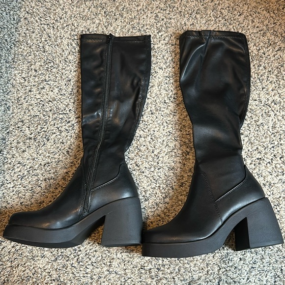 Steve Madden Shoes - Steve Madden Berkleigh Black wide calf knee high boots